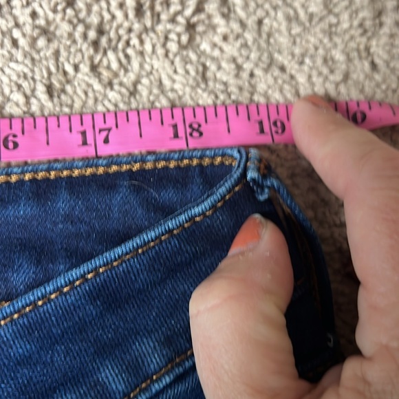 Mid Rise Kicked Book Cut 16 Short Old Navy - Picture 3 of 5